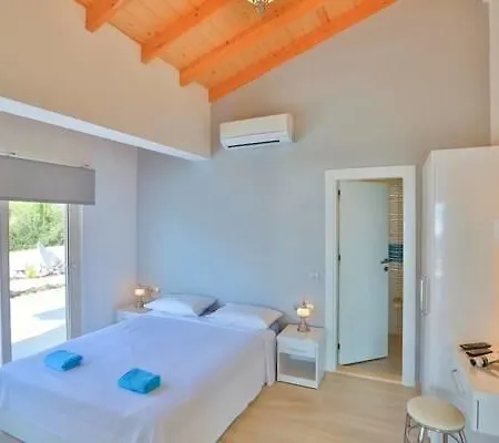 Villa James 2 *
